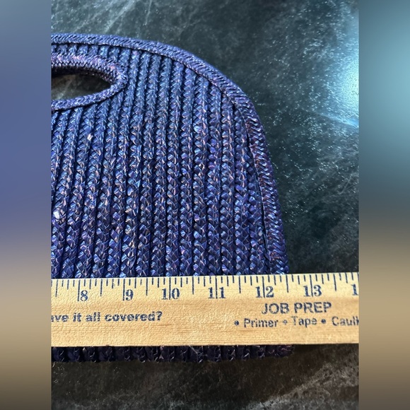 ❤️ 3/$15❤️ Straw clutch - Picture 7 of 8